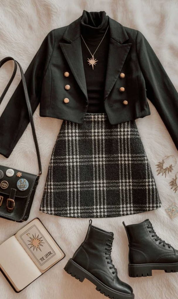 انواع استایل لباس دخترانه : استایل گاتیک