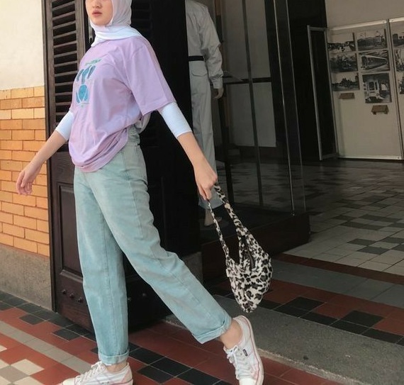 تیشرت لانگ با شلوار مام استایل