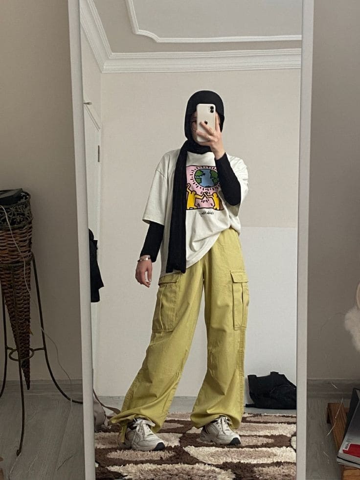 تیشرت لانگ را با چه شلواری بپوشیم : تیشرت لانگ با شلوار کارگو دخترانه