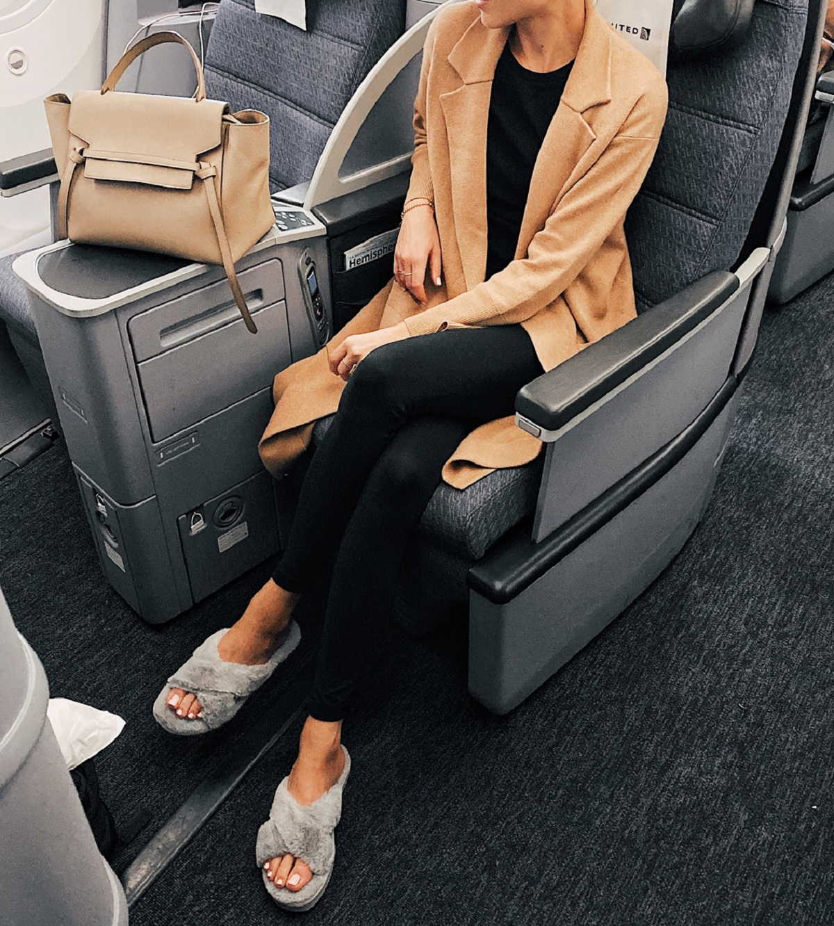 لباس مناسب سفر با هواپیما