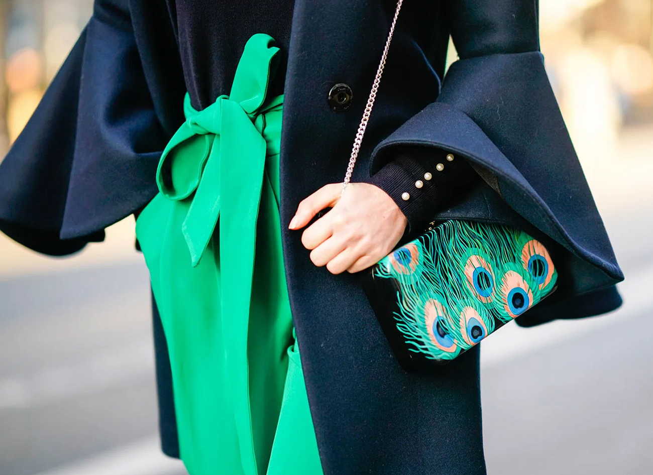 چه لباسی بپوشیم که چاق دیده شویم