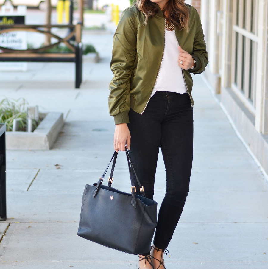 بامبر با شلوار اسکینی