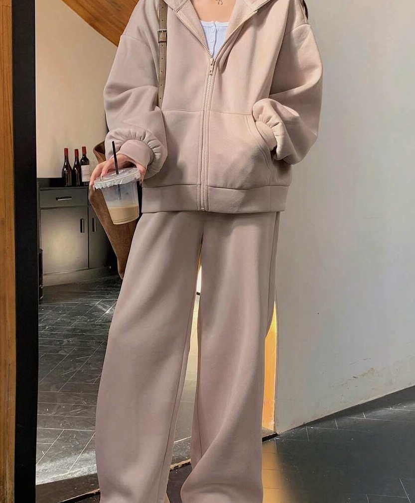 لباس های مد پاییزی : ست سوییشرت شلوار