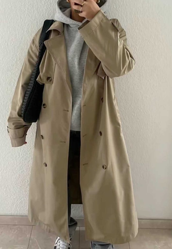 استایل دانشجویی با هودی و ترنچ کت