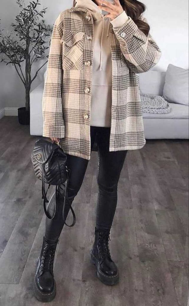 استایل پاییزی با هودی بژ و شکت چهارخونه