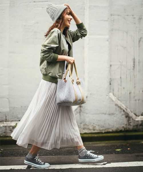 دامن پلیسه رو با چی بپوشیم : دامن پلیسه و بامبرجکت