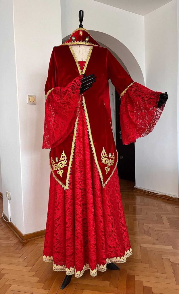 لباس یلدایی سنتی