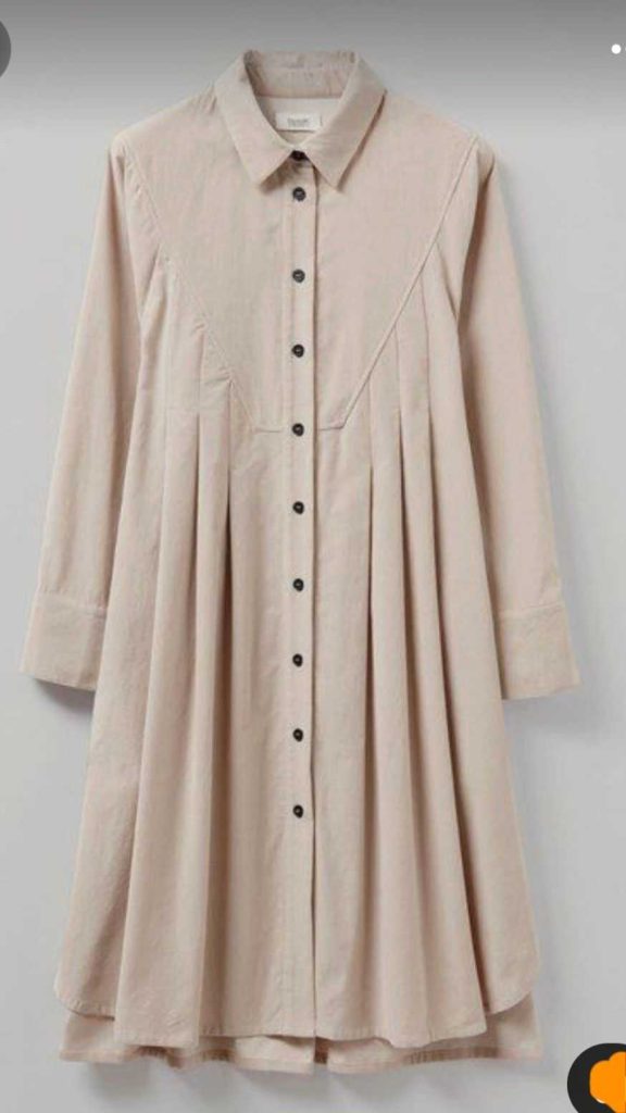 مدل مانتو ساده دکمه دار بلند زنانه