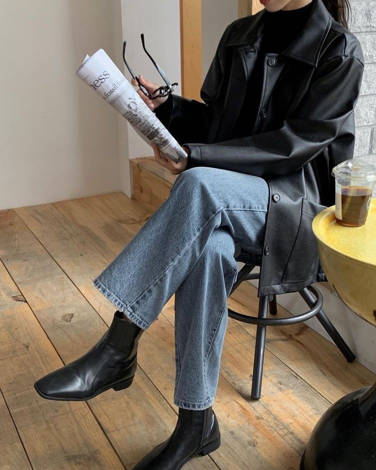 کاپشن چرم زنانه را با چه شلواری بپوشیم